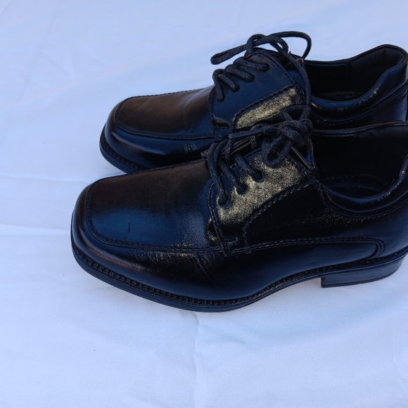 Shoes - Picture 5 of 6